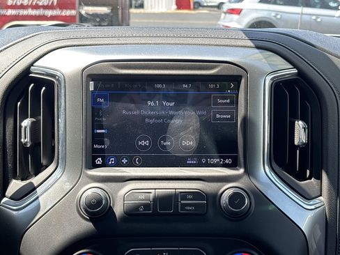 Used 2021 Chevrolet Silverado 1500 LT AWD/4WD image 21
