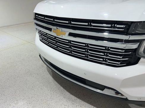 Used 2024 Chevrolet Suburban Premier RWD image 28