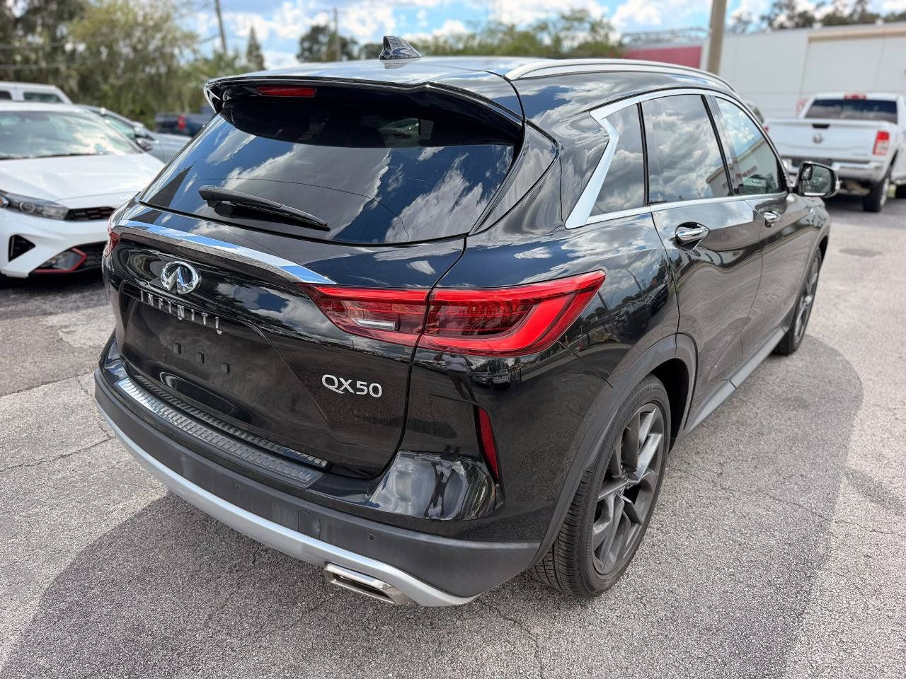 Used 2019 INFINITI QX50 Essential w/ Sensory Package AWD/4WD image 6