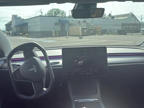 Used 2022 Tesla Model 3 Long Range AWD/4WD image 12