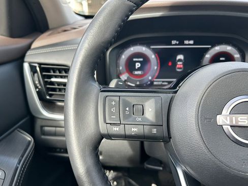 Used 2023 Nissan Rogue Platinum w/ Platinum Premium Package image 17