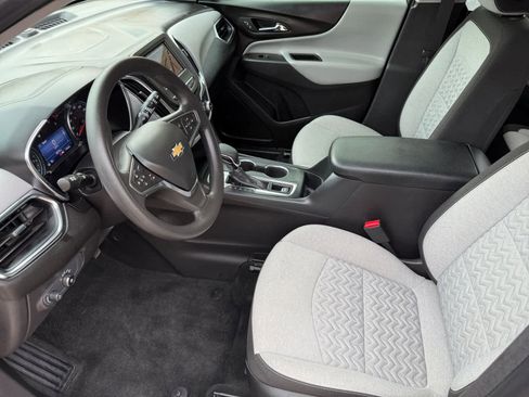 Used 2024 Chevrolet Equinox LS w/ LS Convenience Package image 9