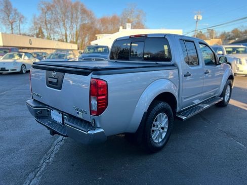 Used 2016 Nissan Frontier SV image 6