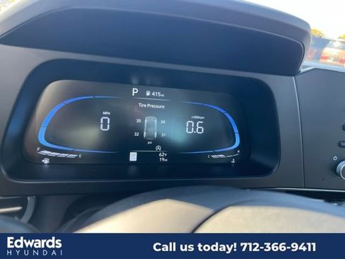 New 2025 Hyundai Elantra SE image 25