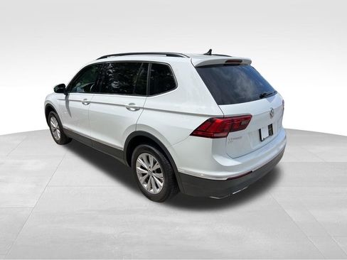 Used 2018 Volkswagen Tiguan SE w/ Front Fog Lights Package FWD image 4