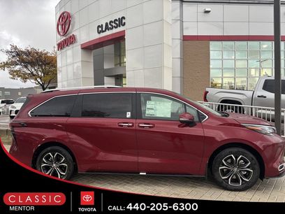 New 2025 Toyota Sienna Platinum