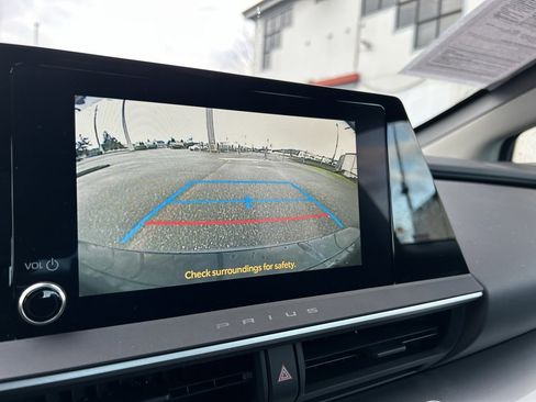 Certified 2025 Toyota Prius LE image 22