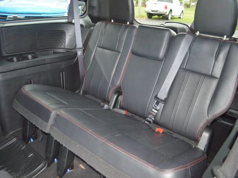 Used 2019 Dodge Grand Caravan GT FWD image 12