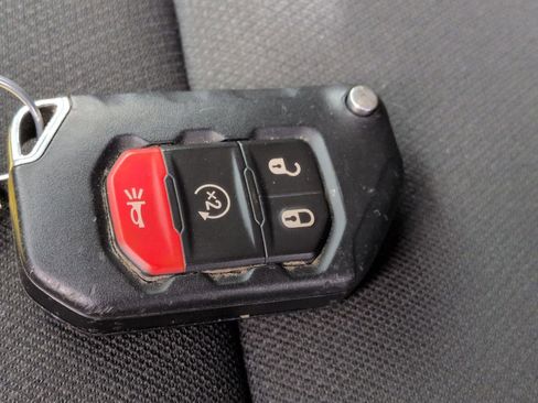 Used 2018 Jeep Wrangler Unlimited Sport S image 46