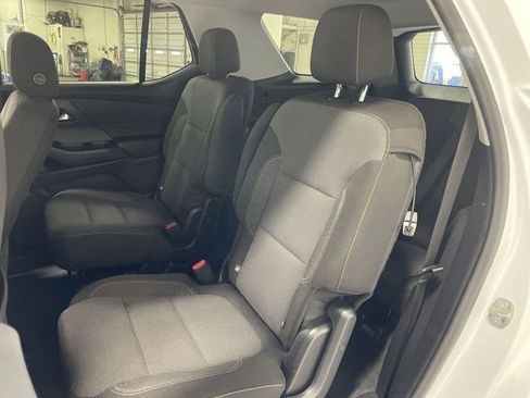 Used 2020 Chevrolet Traverse LT image 23