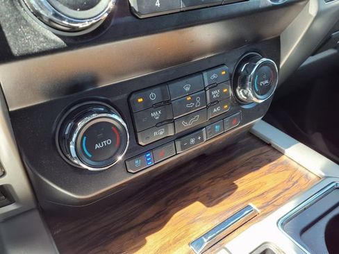 Used 2019 Ford F150 Lariat AWD/4WD image 12