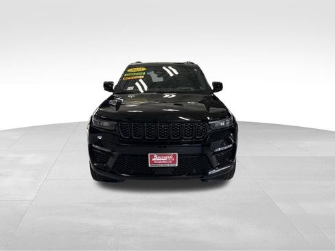 Used 2025 Jeep Grand Cherokee Summit AWD/4WD image 9