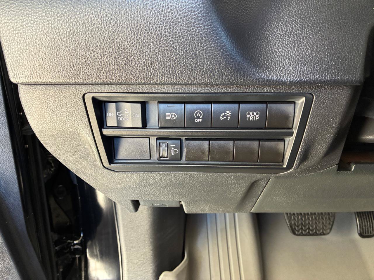Used 2022 Toyota Tundra SR5 AWD/4WD image 23