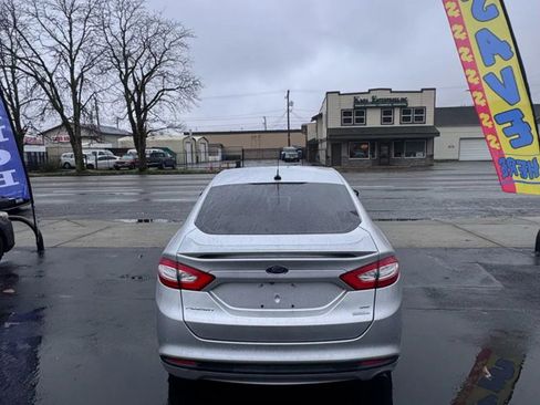 Used 2016 Ford Fusion SE image 6