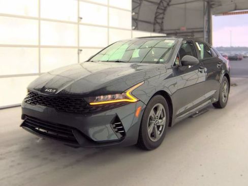 Used 2022 Kia K5 LXS FWD image 1