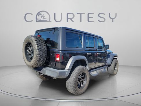 Used 2020 Jeep Wrangler Unlimited Sport AWD/4WD image 3