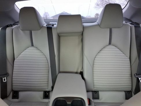 Used 2023 Toyota Camry SE w/ Convenience Package image 13