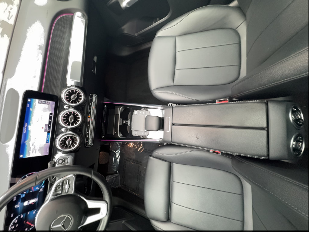 Used 2022 Mercedes-Benz GLB 250 4MATIC w/ Premium Package Lite image 37