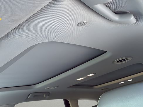 Used 2019 Buick Enclave Essence FWD image 24