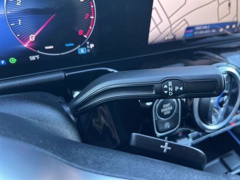 Used 2025 Mercedes-Benz GLA 250 4MATIC image 21