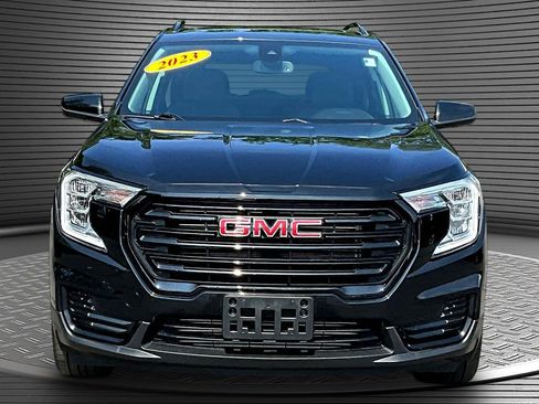 Used 2023 GMC Terrain SLE w/ Driver Convenience Package AWD/4WD image 2