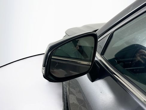 Used 2023 Toyota Highlander XLE image 16