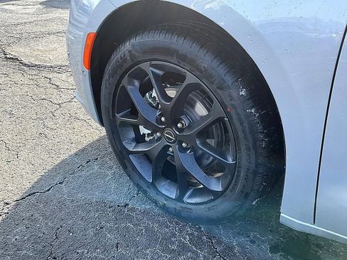 New 2026 Chrysler Pacifica Select FWD image 12