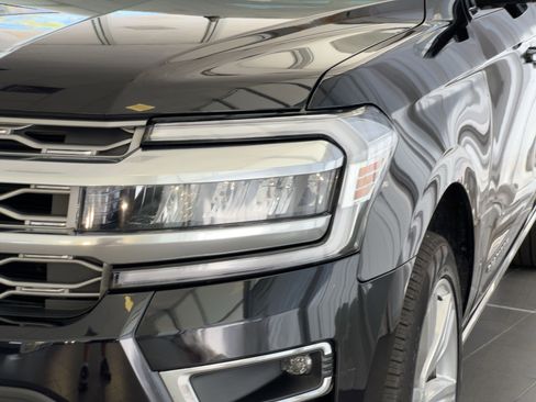Used 2024 Ford Expedition Max Platinum image 11