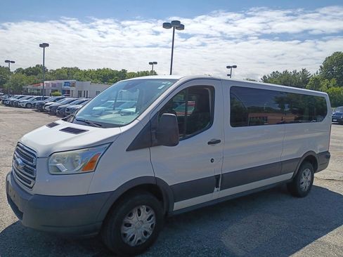 Used 2017 Ford Transit 350 XLT RWD image 2
