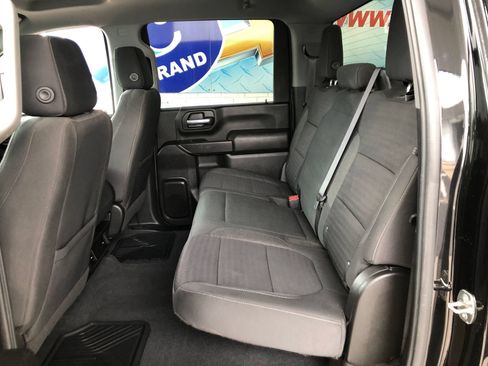 Used 2022 Chevrolet Silverado 2500 Custom w/ Custom Convenience Package AWD/4WD image 8