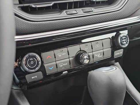 New 2026 Jeep Compass Latitude image 24