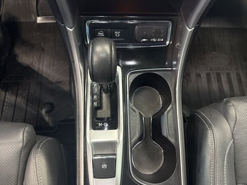 Used 2022 Subaru Ascent Limited w/ Technology Package AWD/4WD image 10