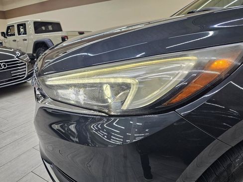 Used 2018 Buick Enclave Premium w/ Experience Buick Package FWD image 10
