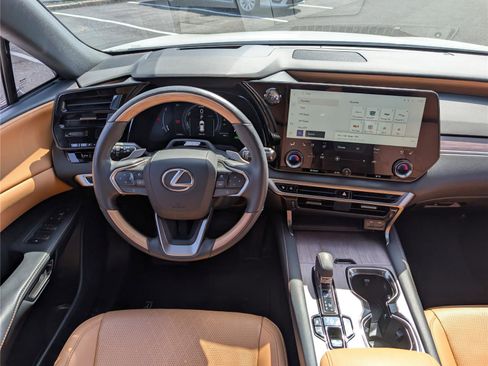 Used 2024 Lexus RX 350 w/ Convenience Package image 17