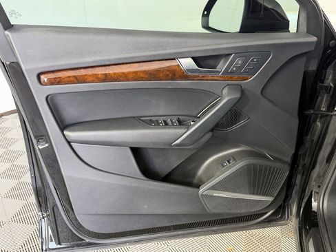 Used 2018 Audi Q5 2.0T Premium Plus w/ Premium Plus Package image 12