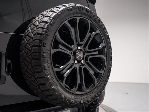 New 2025 Land Rover Defender 110 X-Dynamic SE AWD/4WD image 42