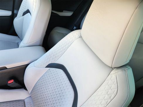 Used 2019 Lexus UX 200 image 24