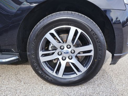 Used 2022 Ford Expedition Limited image 34