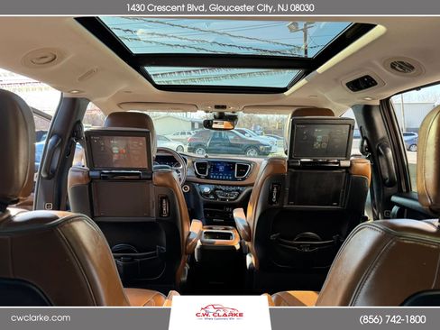 Used 2017 Chrysler Pacifica Limited w/ UConnect Theater Package image 21