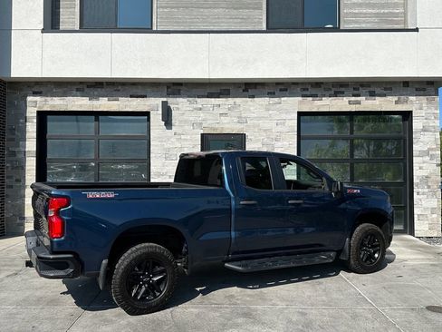 Used 2019 Chevrolet Silverado 1500 Custom Trail Boss w/ Custom Convenience Package AWD/4WD image 3