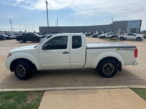 Used 2018 Nissan Frontier Desert Runner RWD image 4