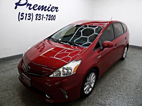 Used 2014 Toyota Prius V Five image 1