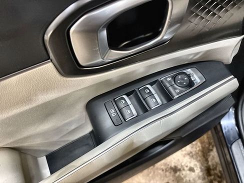 Certified 2023 Kia Sorento EX image 17