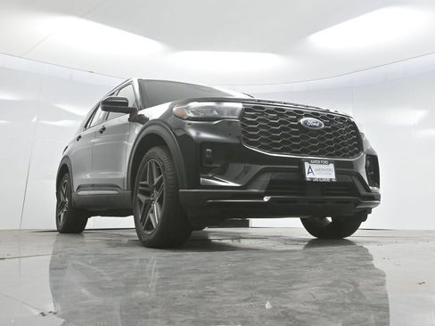 Used 2025 Ford Explorer ST-Line w/ Premium Package AWD/4WD image 57