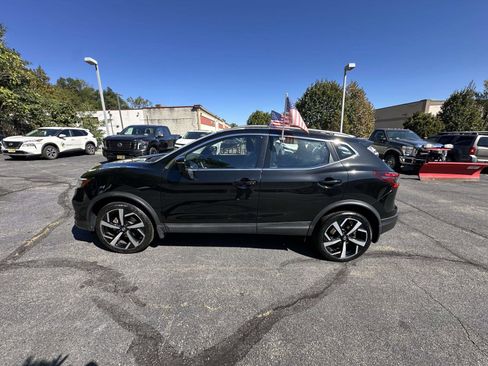 Used 2021 Nissan Rogue Sport SL w/ Premium Package image 6