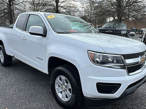 Used 2019 Chevrolet Colorado W/T w/ WT Convenience Package image 3