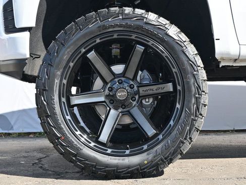 Used 2022 Chevrolet Silverado 1500 RST image 9