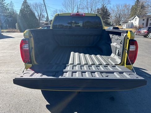 Used 2023 GMC Canyon AT4 w/ AT4 Premium Package image 15