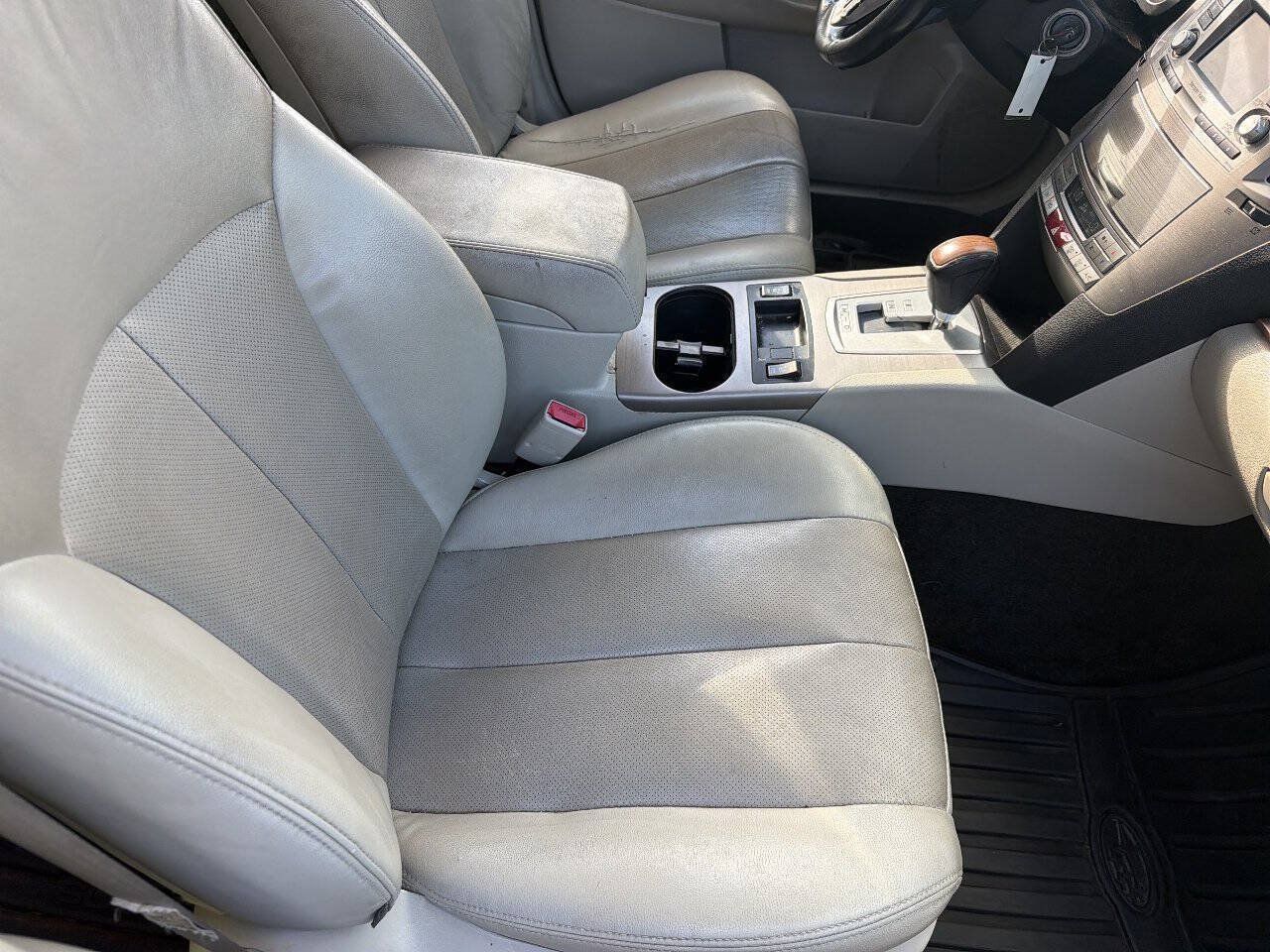 Used 2013 Subaru Outback 2.5i Limited w/ Moonroof Pkg AWD/4WD image 11