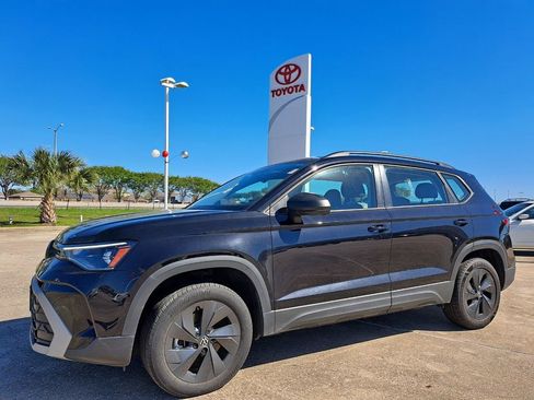 Used 2025 Volkswagen Taos S image 1